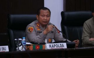 Polda Sumsel Berikan PIN Emas Kepada 5 Personelnya, Ada AKBP Adi Herpaus - JPNN.com