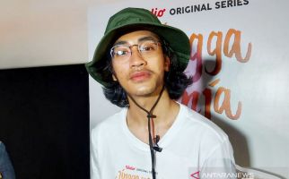 Umi Pipik Larang Abidzar Ambil Adegan Ciuman - JPNN.com