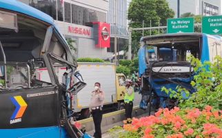 Kombes Sambodo Beber Kronologi Kecelakaan 2 Bus TransJakarta di Cawang - JPNN.com