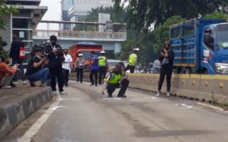 Polisi Olah TKP Kecelakaan 2 Bus Transjakarta, Lihat Fotonya - JPNN.com