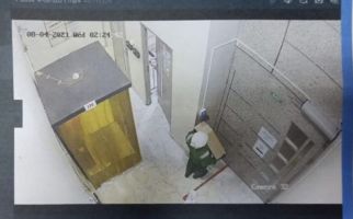 Supervisor HRN Tertangkap CCTV Melakukan Kegiatan Terlarang - JPNN.com