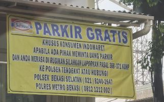 Viral Spanduk Parkir Gratis di Indomaret Bekasi, Simak Komentar YLKI - JPNN.com