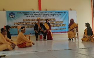 Bahasa Lokal Kalbar Makin Tergerus, Revitalisasi Sastra Mendu Digencarkan - JPNN.com