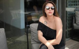 Denny Darko Bacakan Hasil Ramalannya, Celine Evangelista Ketakutan - JPNN.com