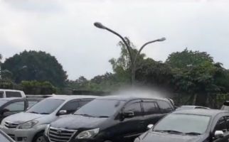 4 Fakta Hujan Hanya Guyur 1 Mobil, Mbah Mijan Ungkap Peristiwa Lebih Aneh - JPNN.com
