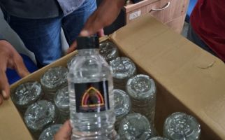 Ratusan Botol Miras Ilegal Senilai Rp 21,6 Juta Disita Bea Cukai di Malang dan Bogor - JPNN.com