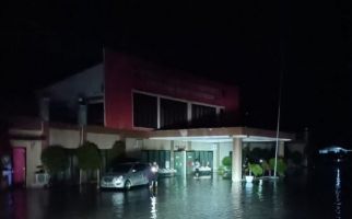 Permukiman Warga dan Rumah Sakit Terendam Banjir - JPNN.com