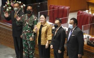 Disetujui Jadi Panglima TNI, Jenderal Andika Maju ke Mimbar Lalu Memberi Salam - JPNN.com
