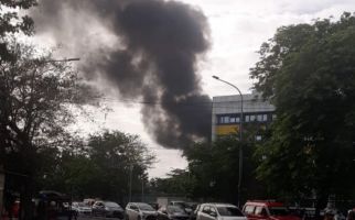 Pabrik Penggilingan Kapas di Pasar Rebo Terbakar, Sebegini Taksiran Kerugian  - JPNN.com