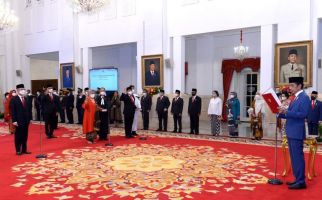 Presiden Jokowi Lantik 12 Dubes RI, Ada 2 Politikus PDIP - JPNN.com