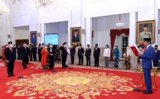 Daftar Nama 12 Dubes Dilantik Jokowi Hari Ini, Jangan Hanya Fokus yang Pertama ya - JPNN.com