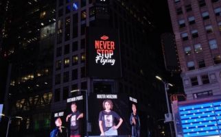 Wajah Hotman Paris dan Nikita Mirzani Terpampang di Times Square New York - JPNN.com