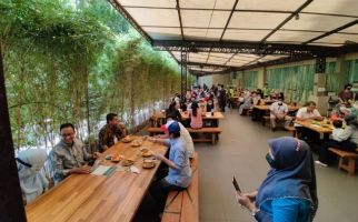 Gubernur Anies Datangi Foodcourt Ramai Pengunjung, Tak Kebagian Meja, Ini yang Terjadi - JPNN.com