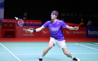 Gusur Kento Momota dari Puncak, Viktor Axelsen Catat Prestasi Gila Selama 2021 - JPNN.com