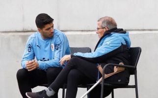Uruguay Depak Oscar Tabarez, Luis Suarez Kirim Pesan Emosional - JPNN.com