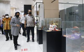 Risma Beber Alasan Perlunya Kemensos Bangun Command Center Seperti di Surabaya - JPNN.com