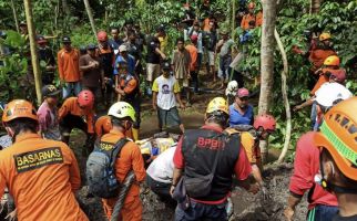 Petani Meninggal Dunia Tertimbun Longsor - JPNN.com