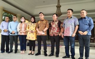 Sambangi Wagub Banten, Sultan Dorong Percepatan Pembangunan Kawasan Ekonomi Halal - JPNN.com