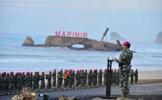 Ratusan Prajurit Korps Marinir TNI AL Bersiaga di Tepi Pantai, Ada Apa? - JPNN.com