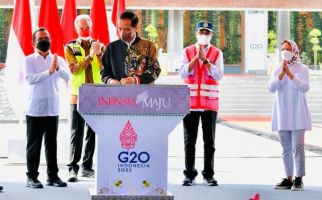 Didampingi Ganjar, Presiden Jokowi Resmikan Bandara di Blora - JPNN.com