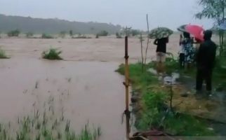 Fasilitas Umum, Pertanian, dan Rumah Warga Rusak Diterjang Banjir Bandang-Longsor - JPNN.com