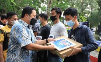 Wali Kota Tangerang Serahkan Hadiah bagi Pemenang Lomba Foto Rally Nasional - JPNN.com