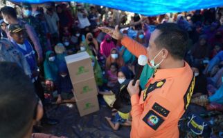 Korban Gempa di Kepulauan Selayar Terharu Dikunjungi Plt Gubernur Sulsel - JPNN.com