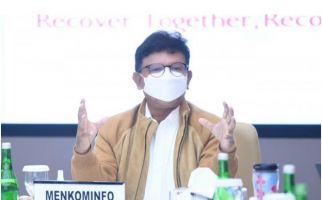 Menkominfo Johnny G Plate Kecam Aksi KKB Tembak Mati 8 Karyawan PTT - JPNN.com