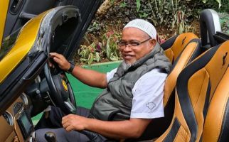 Viral Pria Mirip Habib Bahar Menyetir Mobil, Satu Kaki di Kemudi, Ichwan Tuankotta Bilang Begini - JPNN.com