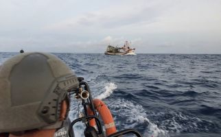 4 WNI Tertipu di Malaysia, Terdampar di Pulau Tanpa Makanan, Diamankan saat Berenang di Lautan - JPNN.com