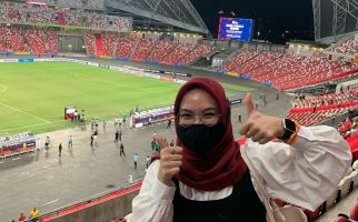 Iseng Nonton Indonesia vs Singapura di Stadion, Wanita Bandung Ini Ketiban Untung - JPNN.com