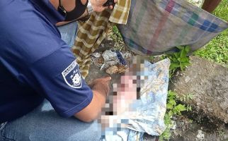 Tega Benar Pelakunya, Mayat Bayi Ditemukan Mengambang di Saluran Kali - JPNN.com
