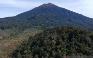 Pendakian Gunung Kerinci Tetap Buka pada Malam Tahun Baru - JPNN.com