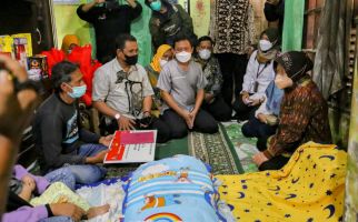 Kemensos Bantu Anak Penderita Hidrosefalus, Motivasi Risma Bikin Terenyuh - JPNN.com