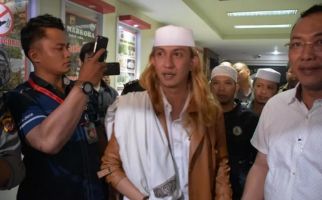 Habib Bahar Ditahan Polda Jabar, Chandra Sentil Kasus Denny Siregar - JPNN.com