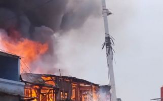 14 Rumah di Cengkareng Terbakar, Kerugian Mencapai Ratusan Juta Rupiah - JPNN.com