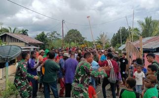 Prajurit TNI dan Warga Senggi Gelar Tradisi Tarian Suling Tambur - JPNN.com