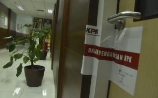 Seusai OTT Rahmat Effendi, KPK Segel Ruang Kepala Disperkimtan Kota Bekasi - JPNN.com