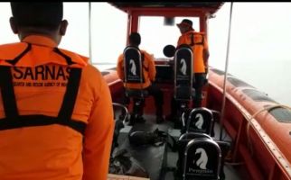 Sampan Terbalik, 7 Orang Tenggelam di Sungai Batang Lubuh, 4 Korban Hilang - JPNN.com