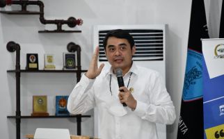 Senator Asal Bali Ini Minta Polisi Tangkap Penendang Sesajen di Gunung Semeru - JPNN.com