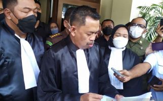 Predator 13 Santriawati Herry Wirawan Dituntut Hukuman Mati dan Kebiri Kimia - JPNN.com