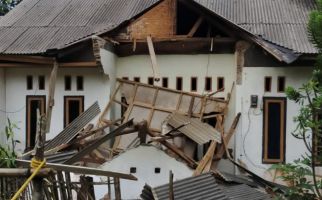 Sejumlah Rumah di Pandeglang Rusak Akibat Gempa, Lihat Fotonya - JPNN.com