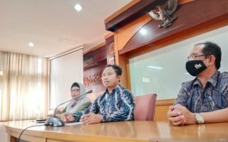 Prof Al Makin Minta Penendang Sesajen di Semeru Dimaafkan, Kapitra & Ruhut Bereaksi - JPNN.com