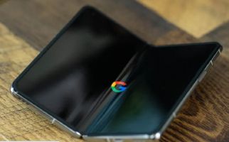 Google Siapkan Ponsel Lipat untuk Saingin Samsung Galaxy Fold3, Harganya Lebih Murah? - JPNN.com