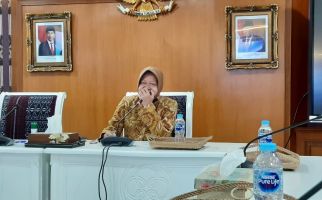 Disebut Berpotensi Menggantikan Anies, Risma: Demi Allah, Saya tidak Pernah Meminta Jabatan - JPNN.com