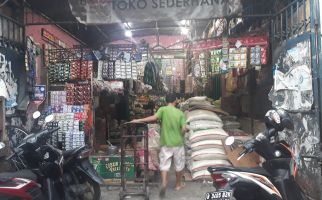 Harga Minyak Goreng di Pasar Masih Tinggi, Pedagang Kecewa - JPNN.com
