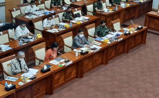 Saat Raker Komisi I DPR, Prabowo Ungkap Alasan Menjual 2 Eks KRI - JPNN.com