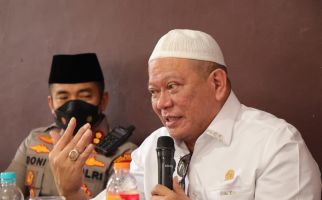 Hadiri Haul Mama Gelar Cianjur, LaNyalla Sebut Indonesia Tak Merdeka Tanpa Pesantren - JPNN.com