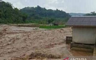 12 Rumah di Cianjur Terendam Banjir, 1 Madrasah Roboh, Puluhan Warga Mengungsi  - JPNN.com