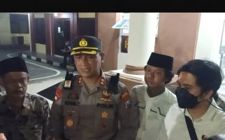 Warga Geruduk Polres Minta Habib YS Dibebaskan, Bambang Rukminto Berkata Begini - JPNN.com
